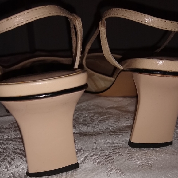 Shoes - Picture 4 of 10